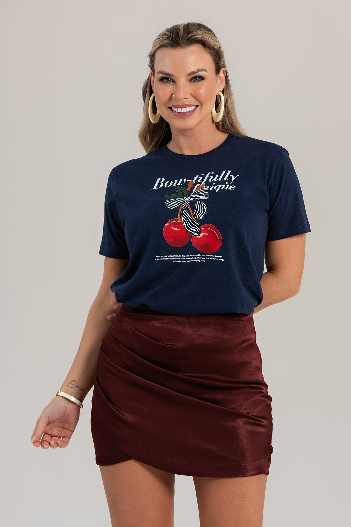 T-shirt Feminina Azul Marinho Cereja Unique